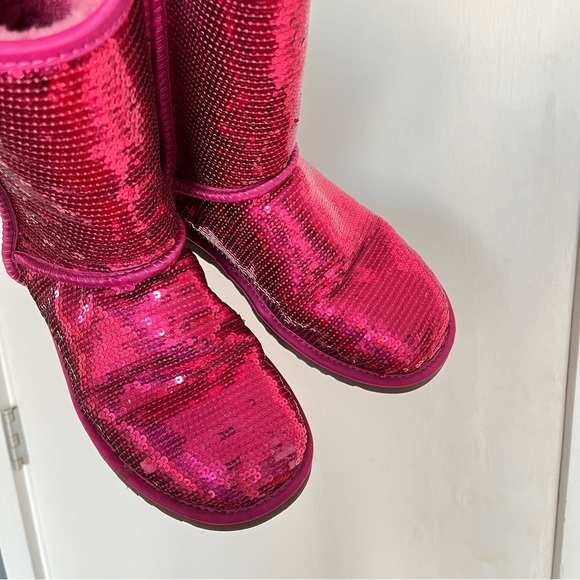 Ugg Classic short Hot Pink Sequins Boots - Picture 2 of 8